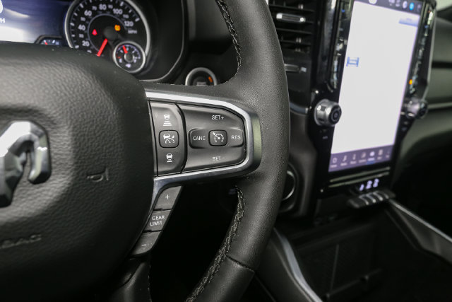 Used 2025 RAM 1500 Big Horn AWD/4WD image 32