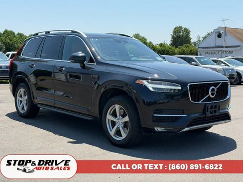 Used 2018 Volvo XC90 T5 Momentum w/ Momentum Plus Package AWD/4WD image 3