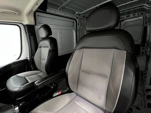 Used 2024 RAM ProMaster 2500 w/ Convenience Group FWD image 13