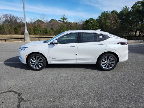 New 2026 Buick Envista Avenir image 2