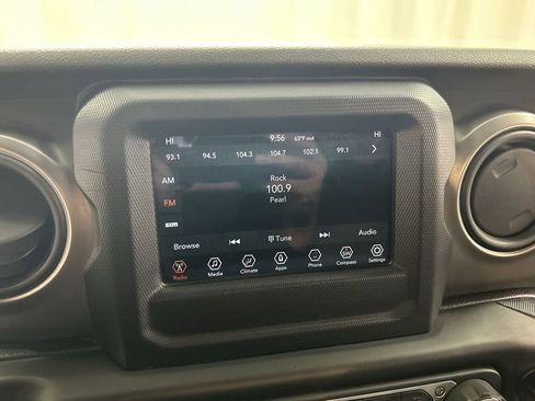 Used 2020 Jeep Wrangler Sport image 14