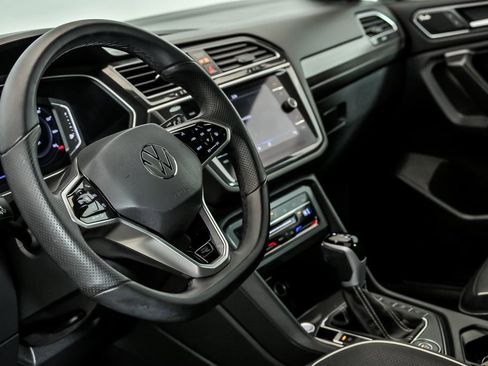 Used 2024 Volkswagen Tiguan SEL R-Line image 15