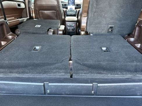 Used 2021 Ford Explorer King Ranch w/ Premium Technology Package image 17