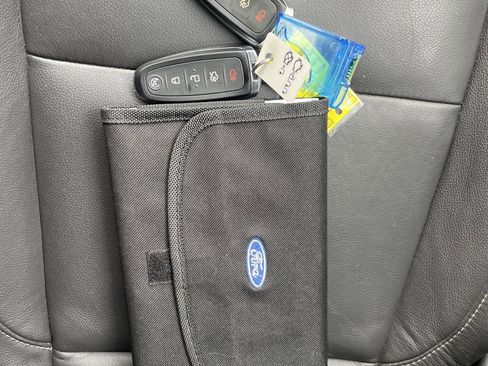 Used 2013 Ford Escape Titanium w/ Class II Trailer Tow Pkg image 28