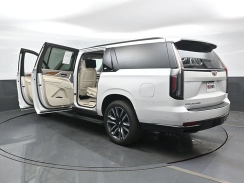 Used 2024 Cadillac Escalade ESV Sport Platinum AWD/4WD image 50
