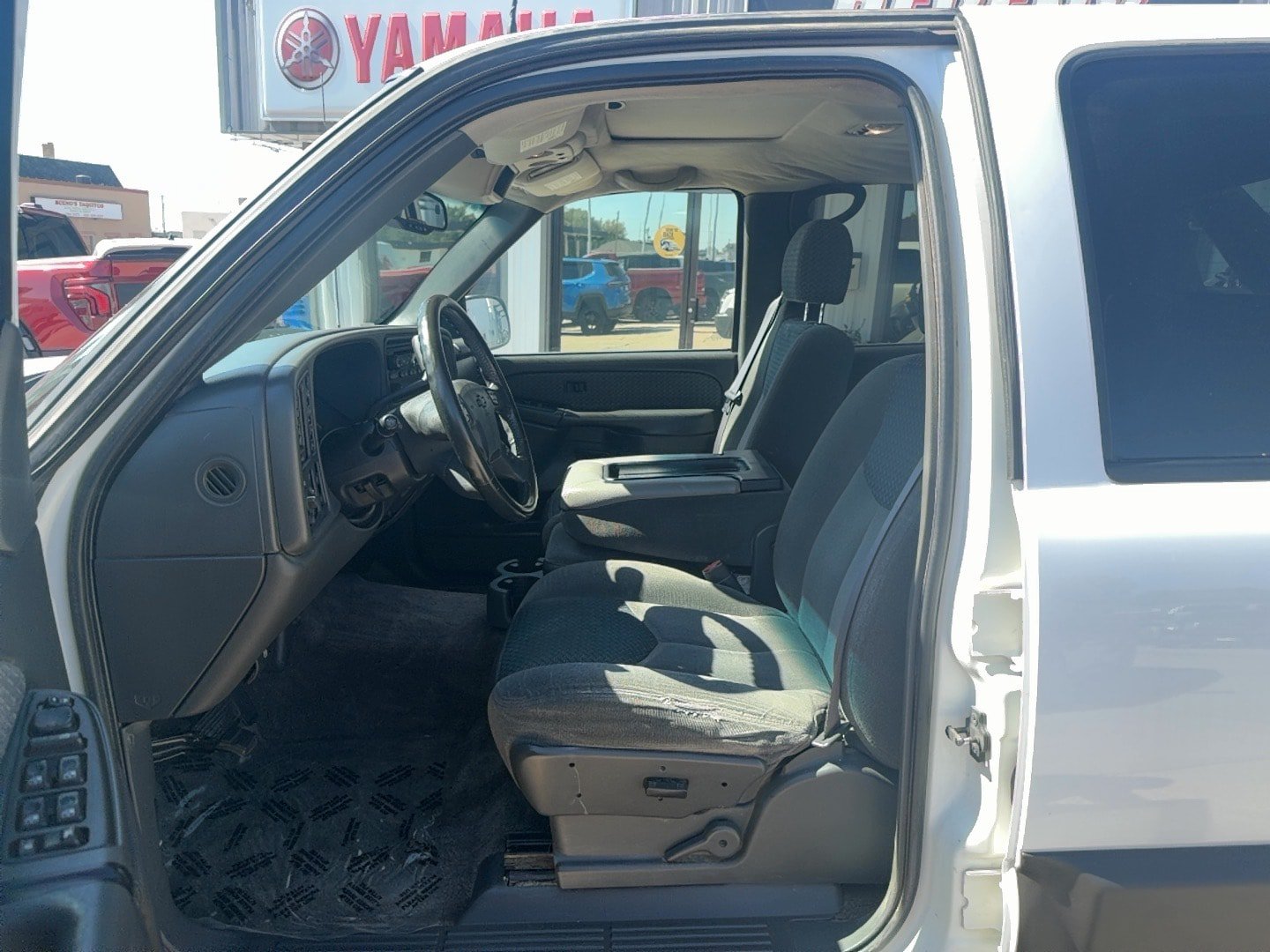 Used 2003 Chevrolet Avalanche 4x4 w/ Personal Security Package image 11