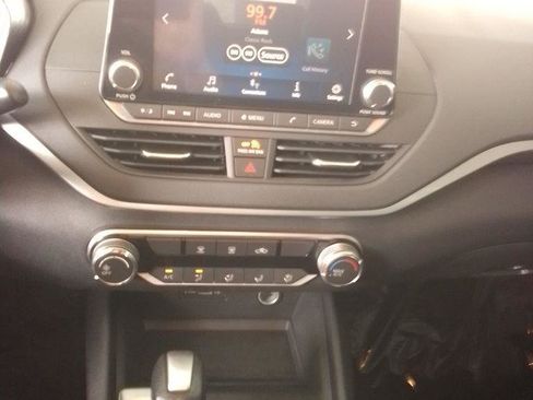 Used 2019 Nissan Altima 2.5 S FWD image 8