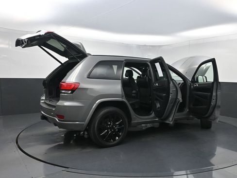 Used 2022 Jeep Grand Cherokee Laredo X RWD image 38