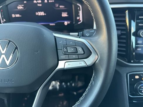 Used 2022 Volkswagen Atlas Cross Sport SE image 25