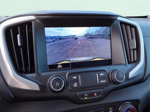 Used 2024 GMC Terrain SLT image 18