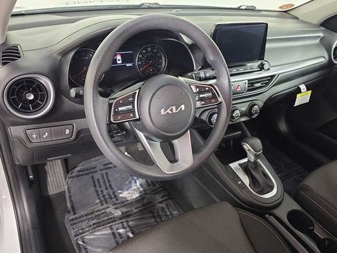 Used 2024 Kia Forte LXS w/ LXS Technology Package FWD image 20