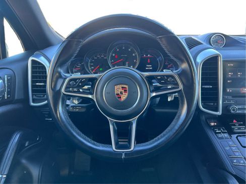 Used 2017 Porsche Cayenne S image 16