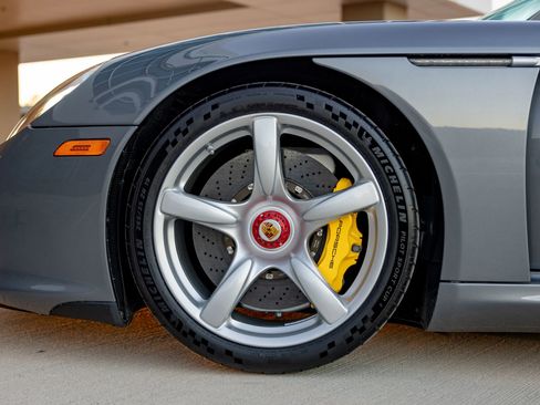 Used 2004 Porsche Carrera GT image 31