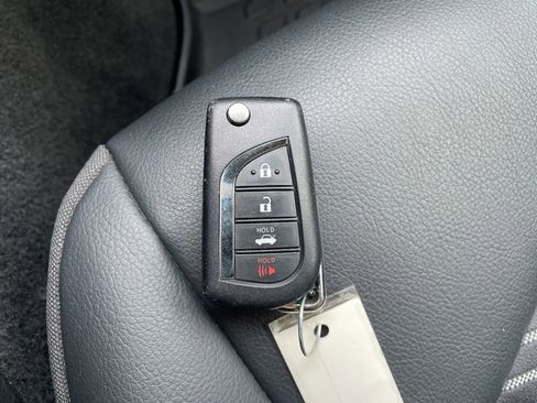 Used 2024 Toyota Camry SE image 25