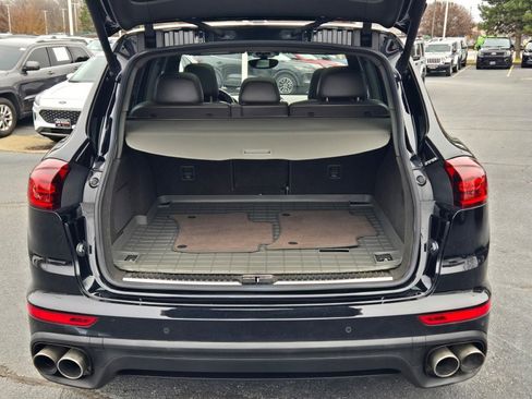Used 2017 Porsche Cayenne S Platinum image 14