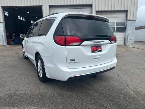 Used 2017 Chrysler Pacifica Touring-L image 33