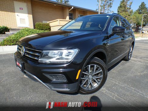 Used 2018 Volkswagen Tiguan SE w/ Panoramic Sunroof Package AWD/4WD image 15