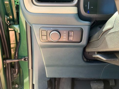 Used 2025 Ford Maverick Lariat image 32