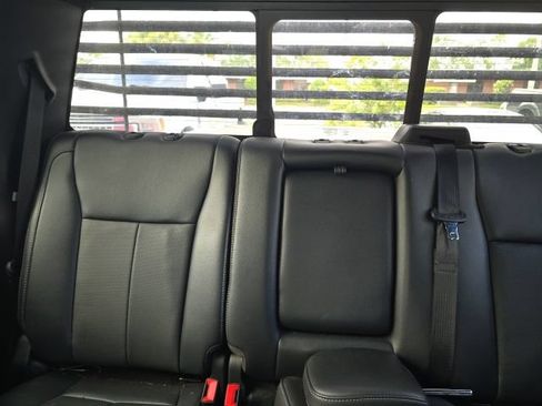Used 2022 Ford F250 Lariat w/ Black Appearance Package AWD/4WD image 15