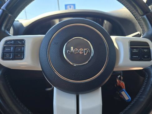 Used 2015 Jeep Wrangler Unlimited Sahara AWD/4WD image 24