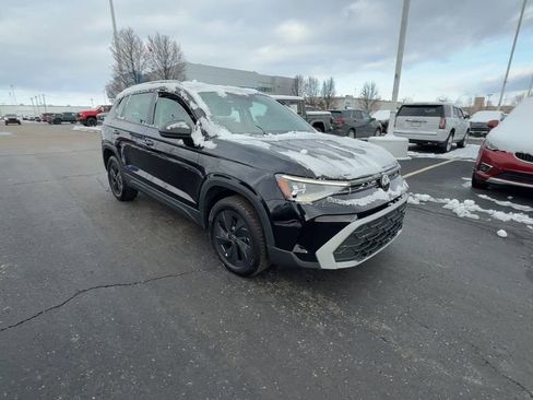 Used 2025 Volkswagen Taos S image 2