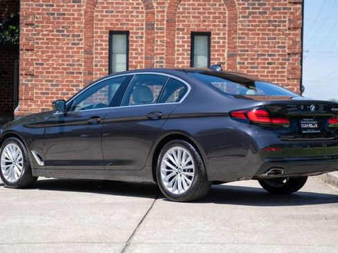 Used 2022 BMW 530i w/ Convenience Package RWD image 7