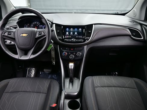 Used 2020 Chevrolet Trax LT w/ LPO, Cargo Package AWD/4WD image 16