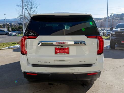 Used 2024 GMC Yukon SLT w/ SLT Luxury Package image 6