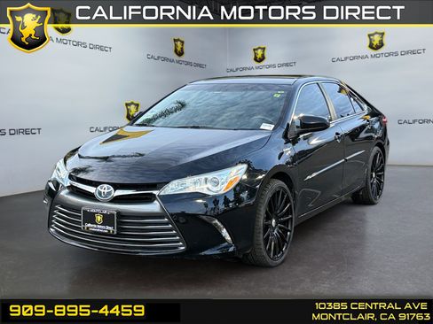 Used 2017 Toyota Camry LE image 1