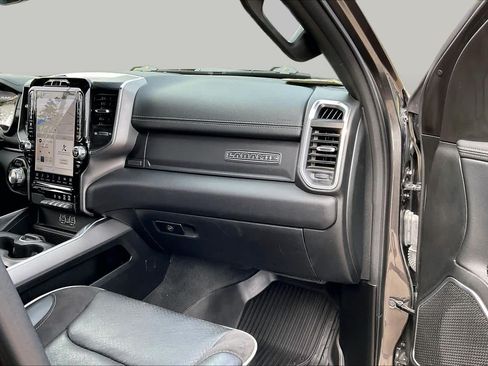 Used 2023 RAM 1500 Laramie AWD/4WD image 18