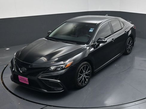 Used 2024 Toyota Camry SE FWD image 12