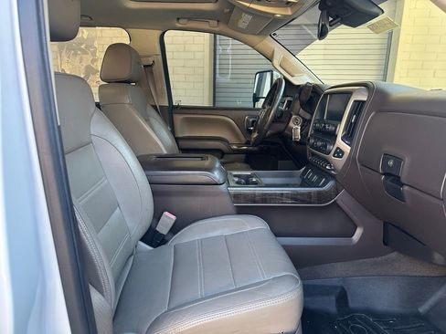 Used 2016 GMC Sierra 2500 Denali w/ Duramax Plus Package image 11