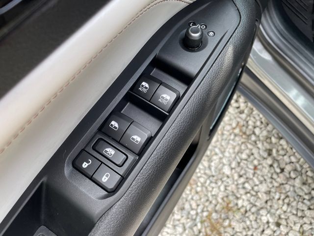 Used 2023 Jeep Compass Limited AWD/4WD image 25