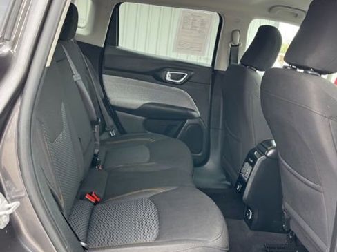 Used 2022 Jeep Compass Sport AWD/4WD image 37