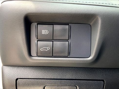 Used 2021 Toyota Highlander XSE FWD image 33