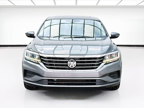 Used 2022 Volkswagen Passat 2.0T SE FWD image 2