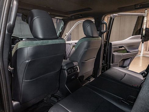 Used 2025 Lexus GX 550 AWD/4WD image 23