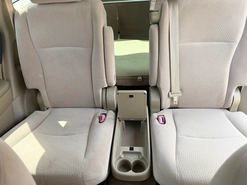 Used 2010 Toyota Highlander 2WD image 22