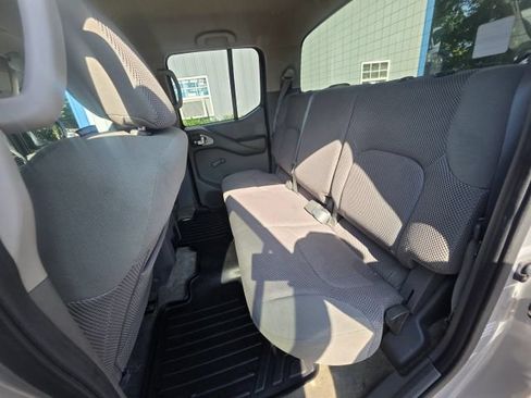 Used 2014 Nissan Frontier S AWD/4WD image 38