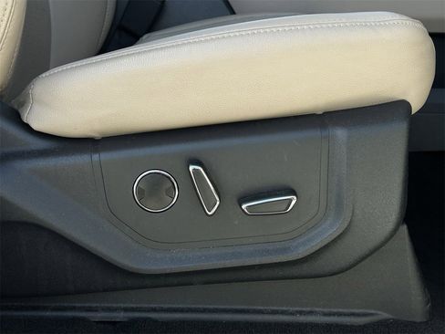 Used 2024 Ford Expedition Limited image 31