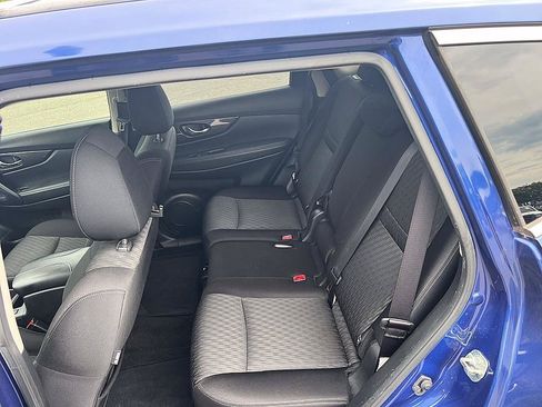 Used 2019 Nissan Rogue SV FWD image 14