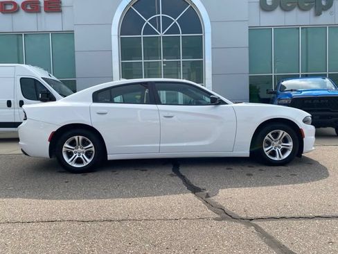 Used 2023 Dodge Charger SXT RWD image 4