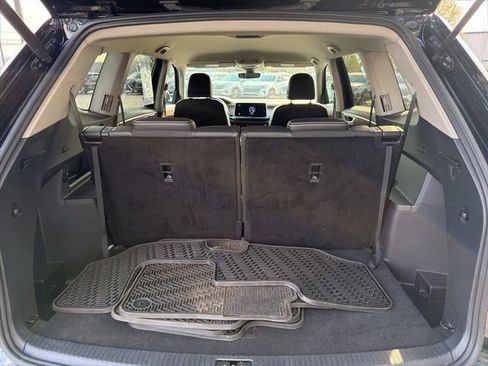 Used 2024 Volkswagen Atlas SE AWD/4WD image 17