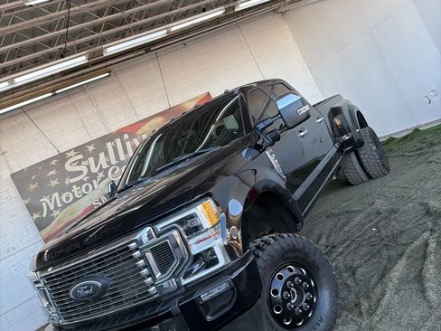 Used 2020 Ford F350 Platinum image 2
