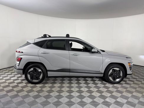 Used 2024 Hyundai Kona SEL image 4