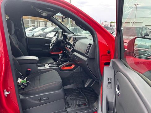 Used 2025 Nissan Frontier PRO-4X AWD/4WD image 12