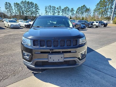Used 2020 Jeep Compass Latitude image 2
