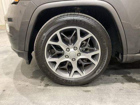 Used 2019 Jeep Grand Cherokee Overland image 6