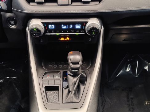 Used 2023 Toyota RAV4 XLE w/ Convenience Package FWD image 22