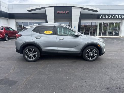 Used 2023 Buick Encore GX Select w/ Safety Package II AWD/4WD image 2
